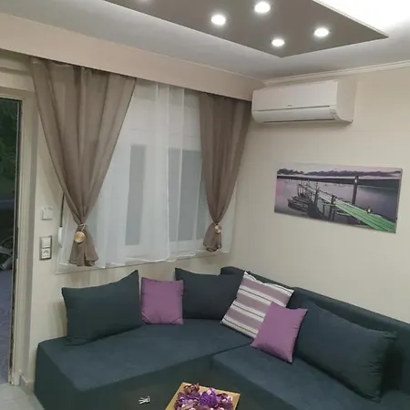 Luxrooms Ofrinion Exterior photo