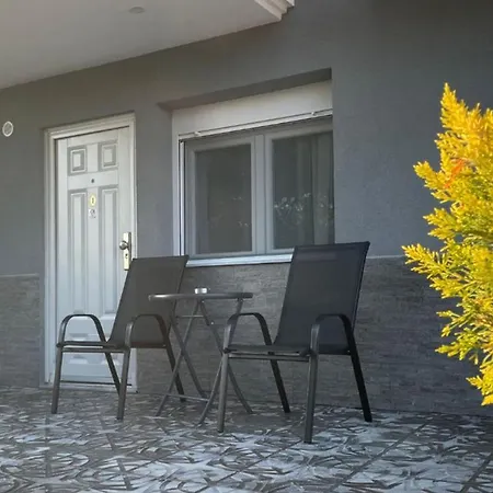 Luxrooms Ofrinion Exterior photo
