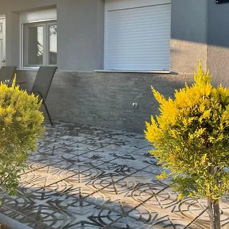 Luxrooms Ofrinion Exterior photo