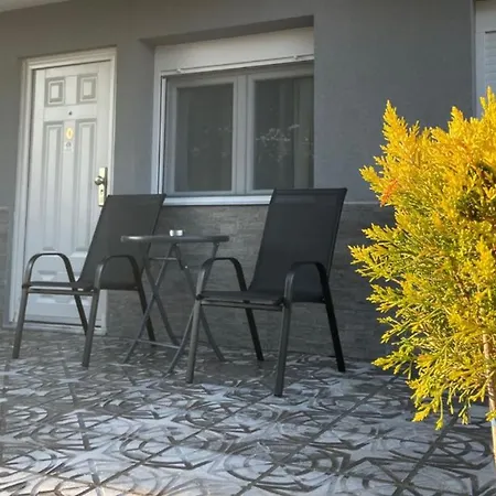 Luxrooms Ofrinion Exterior photo