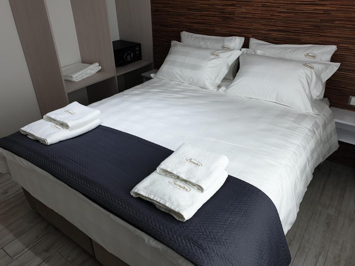 Apartment Luxrooms Ofrinion