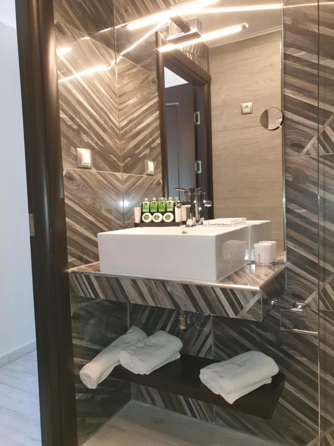 Luxrooms *