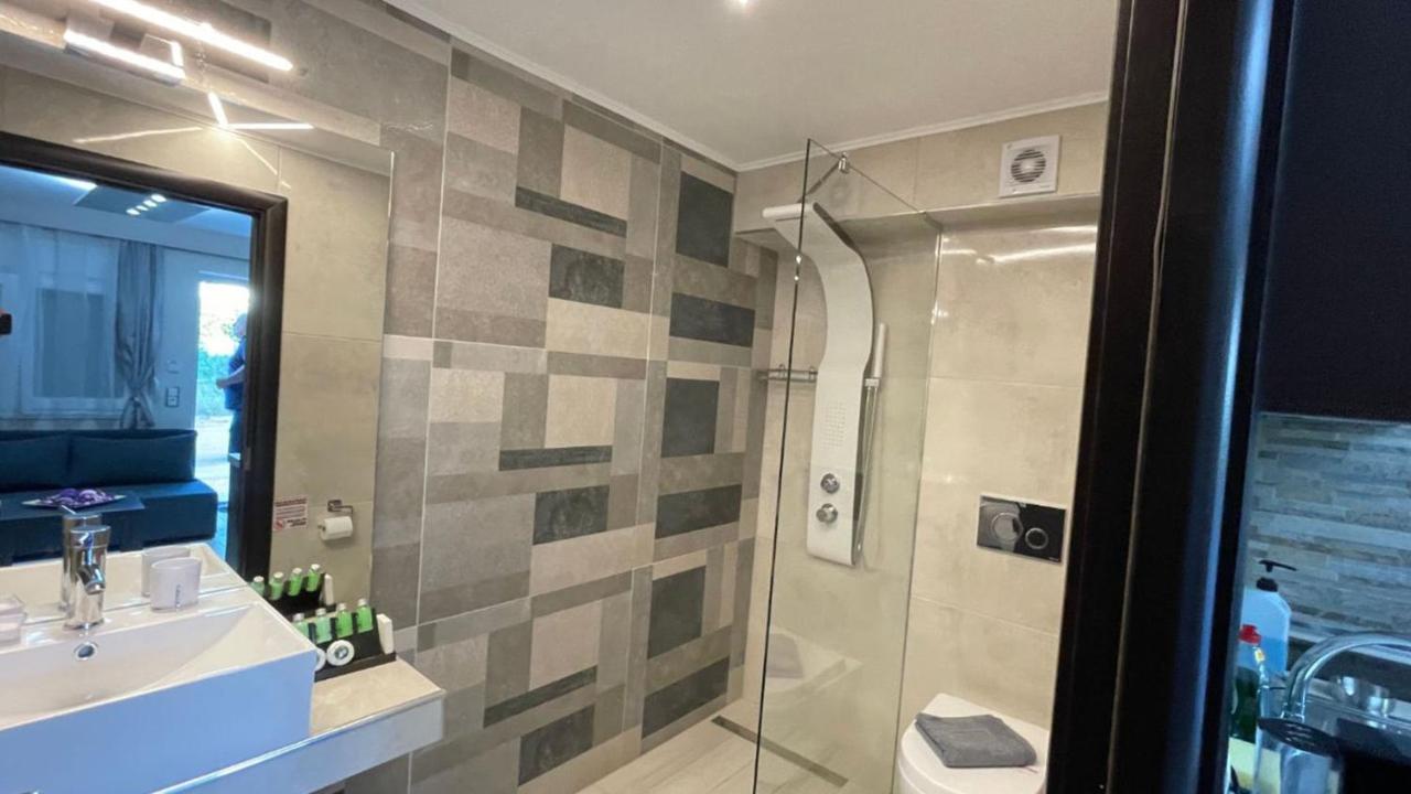 Luxrooms Apartment Ofrinion